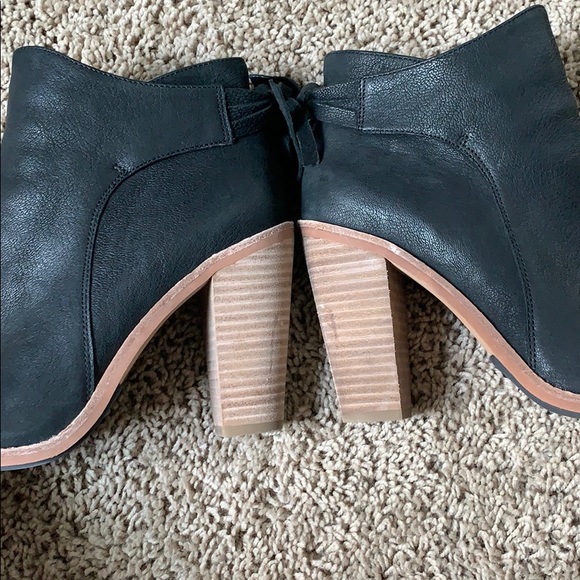 Vince Camuto Black Booties - Picture 3 of 6